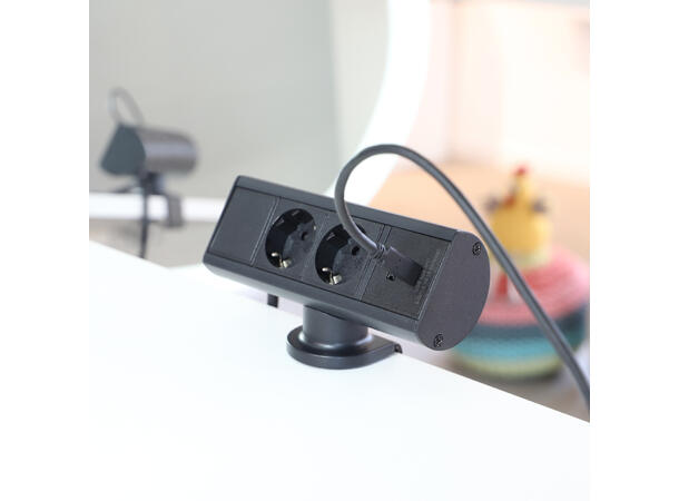 FF Axesslin Desk 2xStrøm USB USB-C Sort Klemmefeste 2xSchuko 