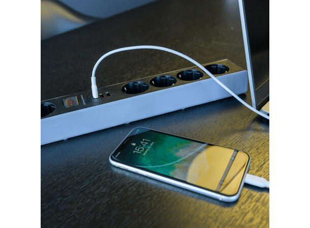 Strømfordeler-5 + 2xUSB A+ USB-C 1,5 m PDU 16A SCHUKO 