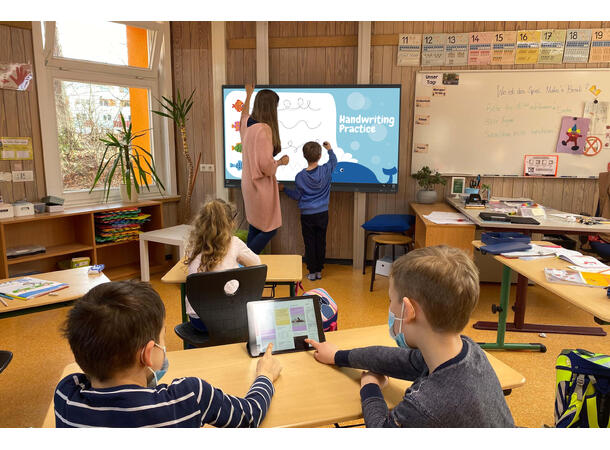 Clevertouch IMPACT LUX 2 65" 4K - Touch -  Trådløs BYOD - Google EDLA 