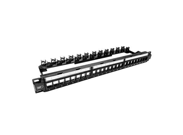 SCP Patch Panel 24 port Unloaded 1RU Med kabelsstyring 